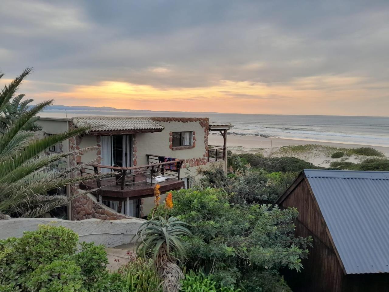 Hostel Island Vibe Jeffreys Bay Exterior foto